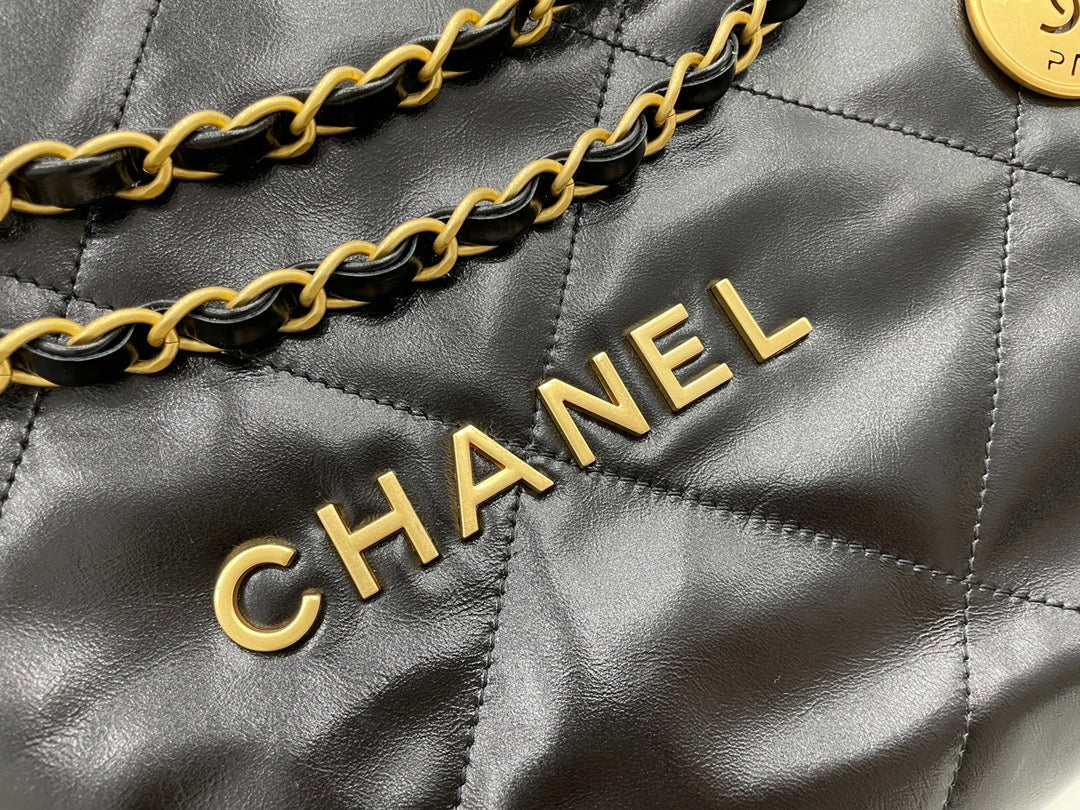 CHANEL MEDIUM 37 HANDBAG IN BLACK CALFSKIN GOLD HARDWARE