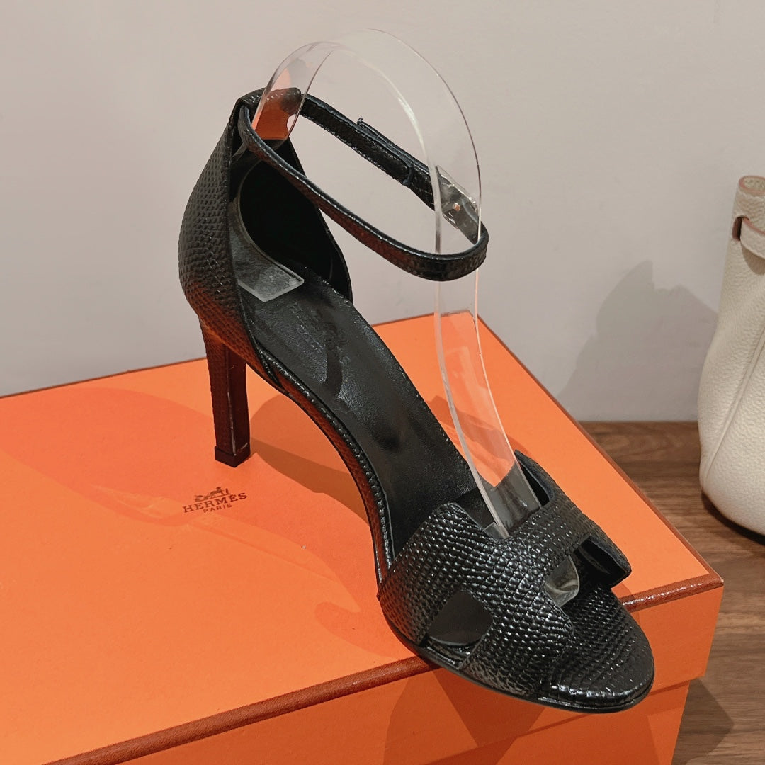 HERMES PREMIERE 105 SANDAL IN BLACK GRAINED CALFSKIN