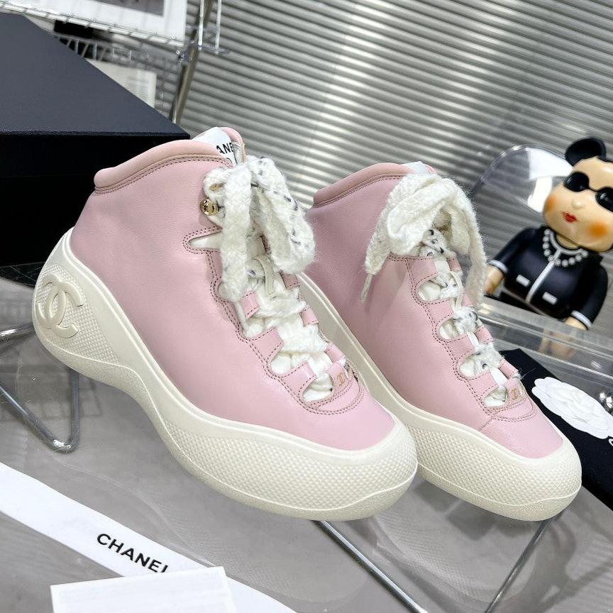 CHANEL CANO ALTO SNEAKER IN BLUSH PINK CALFSKIN AND WHITE RUBBER