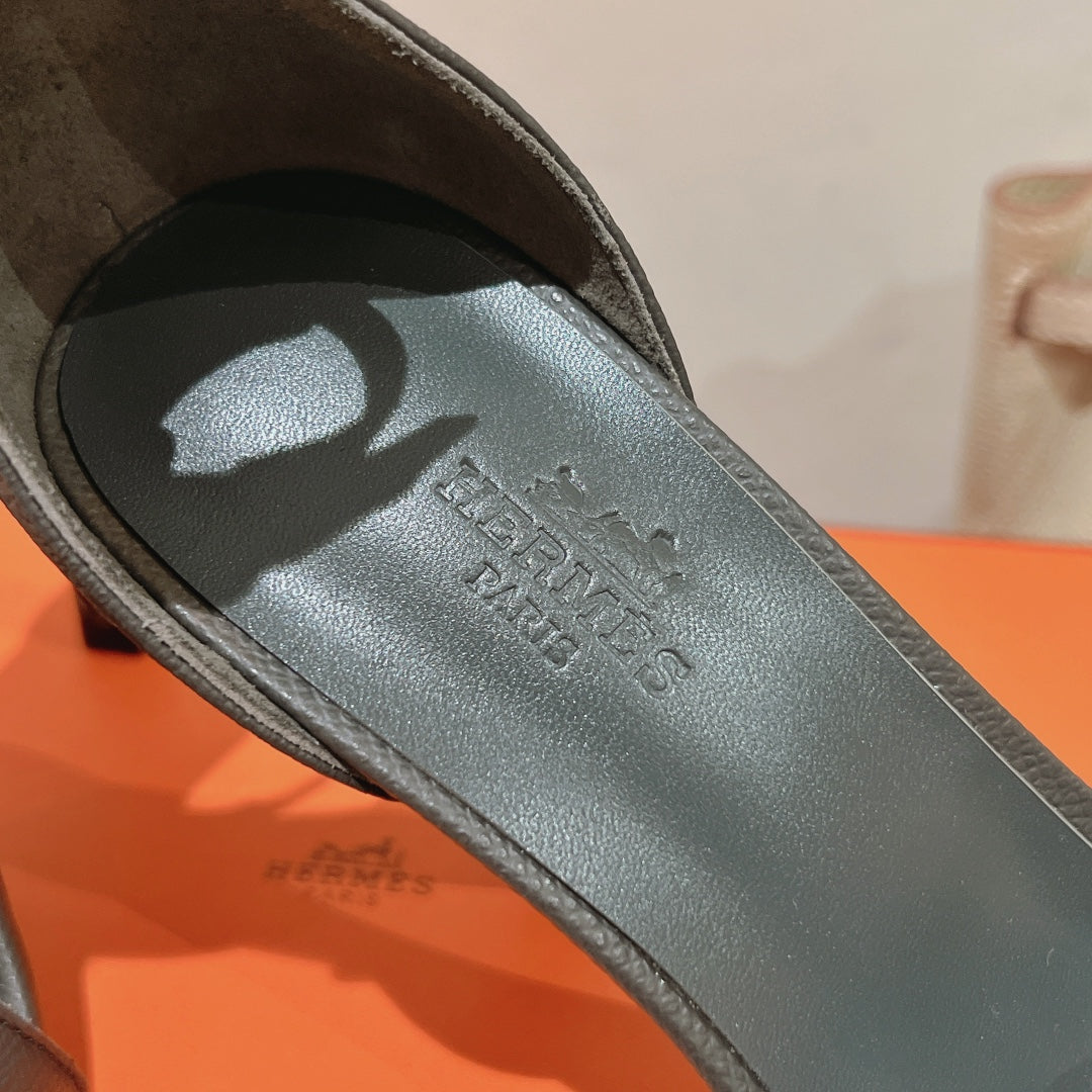 HERMES PREMIERE 115 SANDAL IN DARK GRAY CALFSKIN