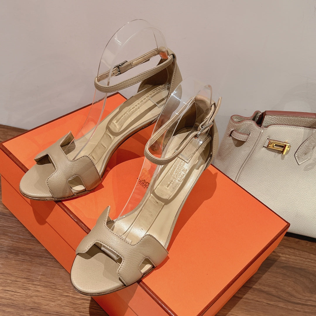 HERMES PREMIERE 105 SANDAL IN SAND BROWN CALFSKIN