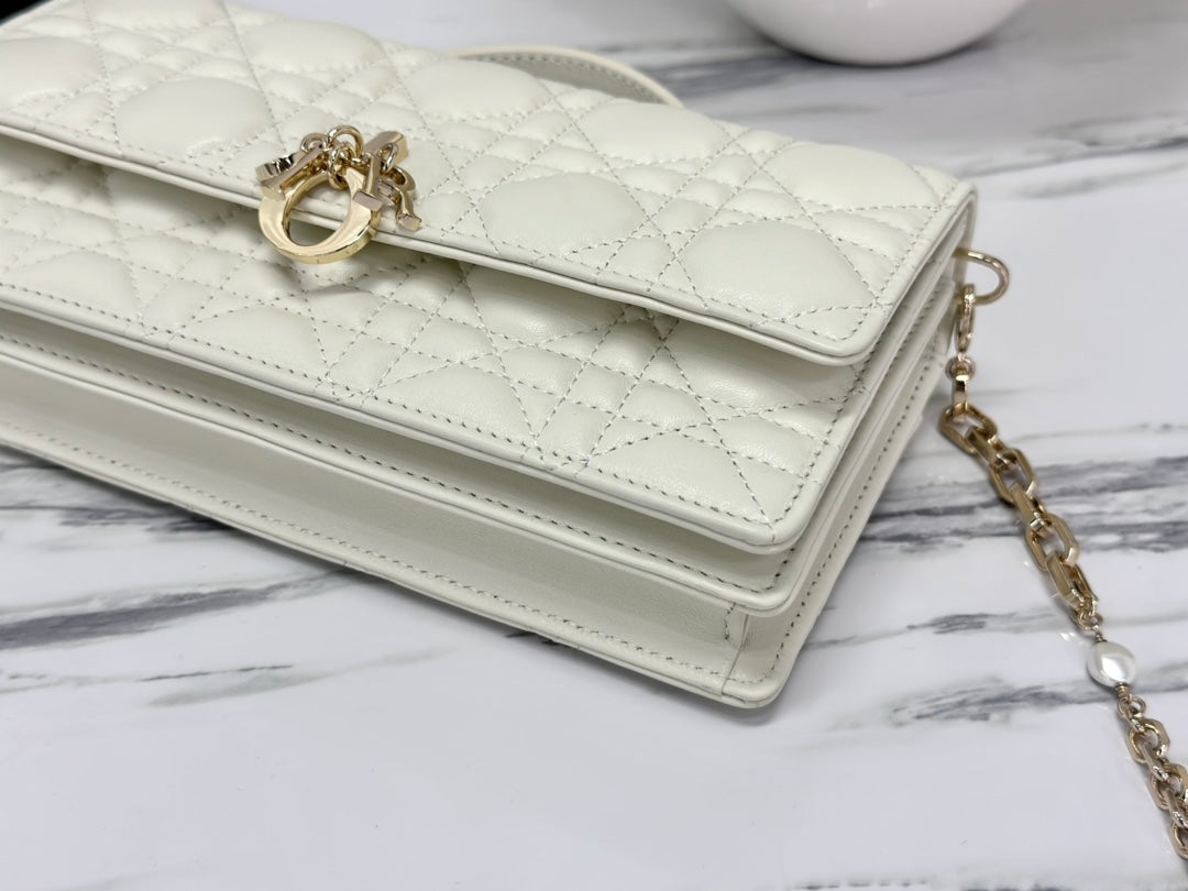 DIOR LADY 21 CHAIN BAG IN WHITE LAMBSKIN