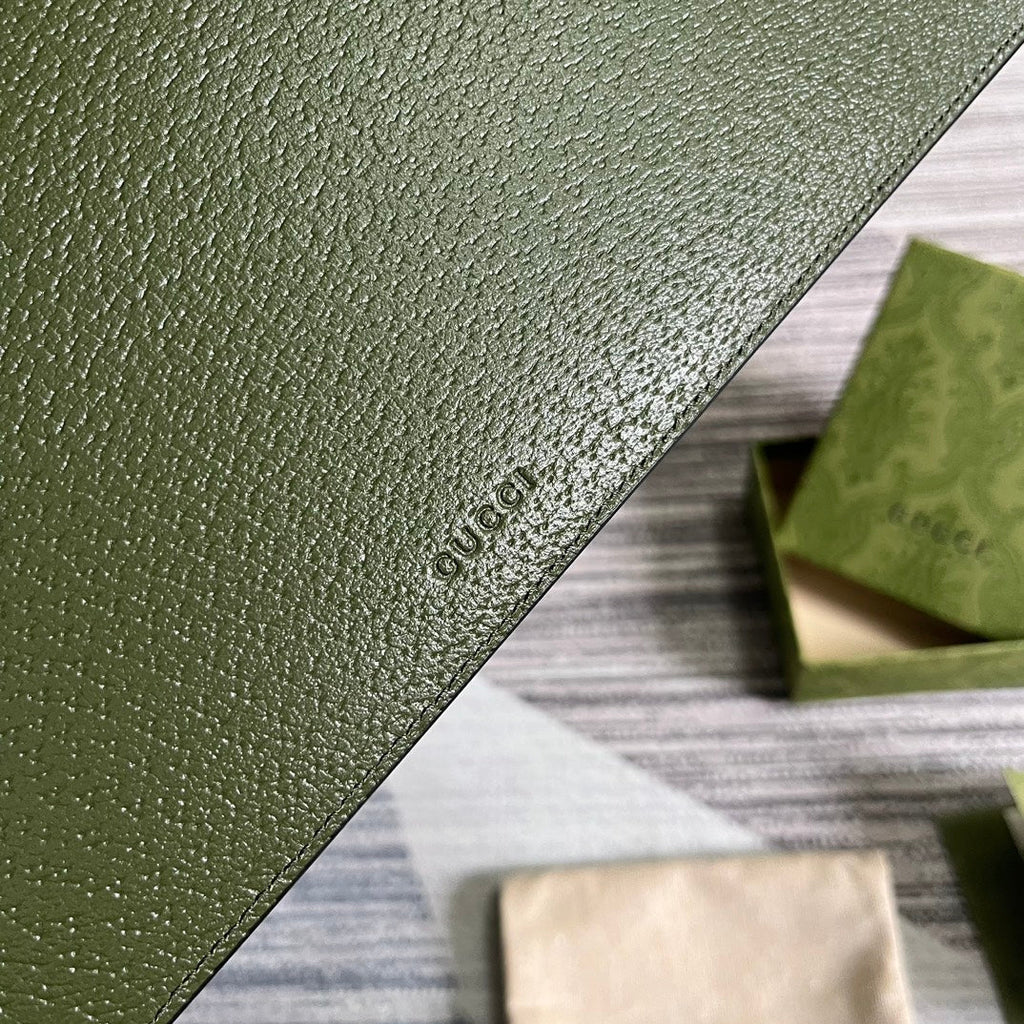 GUCCI MARMONT POUCH 30 IN ARMY GREEN LAMBSKIN