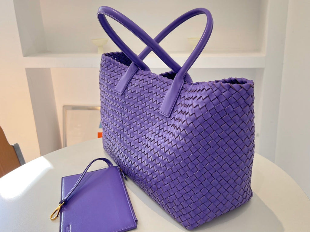 BOTTEGA VENETA LARGE CABAT 51 IN MAUVE PURPLE LAMBSKIN