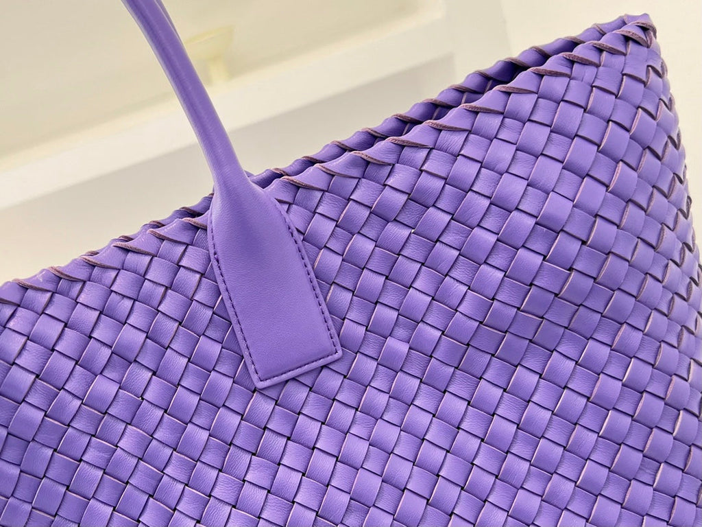 BOTTEGA VENETA LARGE CABAT 51 IN MAUVE PURPLE LAMBSKIN