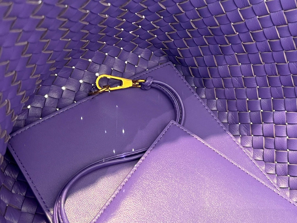 BOTTEGA VENETA LARGE CABAT 51 IN MAUVE PURPLE LAMBSKIN