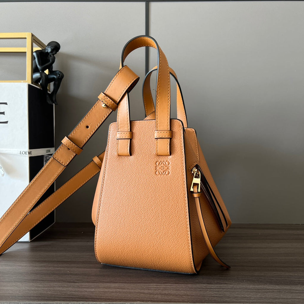 LOEWE 25S HAMMOCK BAG 20 IN ORANGE CALFSKIN GOLD HARDWARE