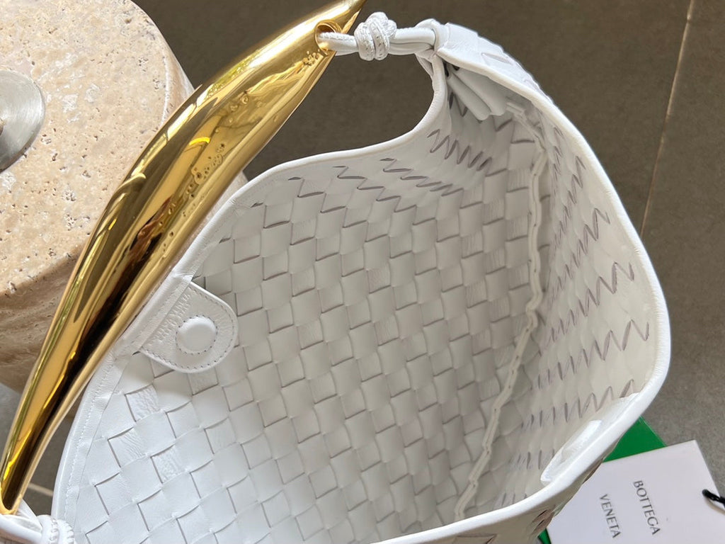 BOTTEGA VENETA SARDINE 33 WITH CHAIN IN WHITE LAMBSKIN