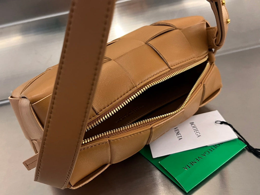 BOTTEGA VENETA BRICK CASSETTE 28 IN BRONZE BROWN CALFSKIN