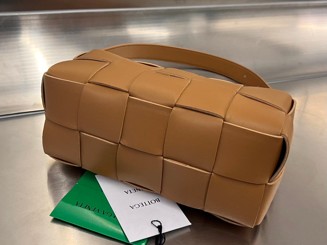 BOTTEGA VENETA BRICK CASSETTE 28 IN BRONZE BROWN CALFSKIN