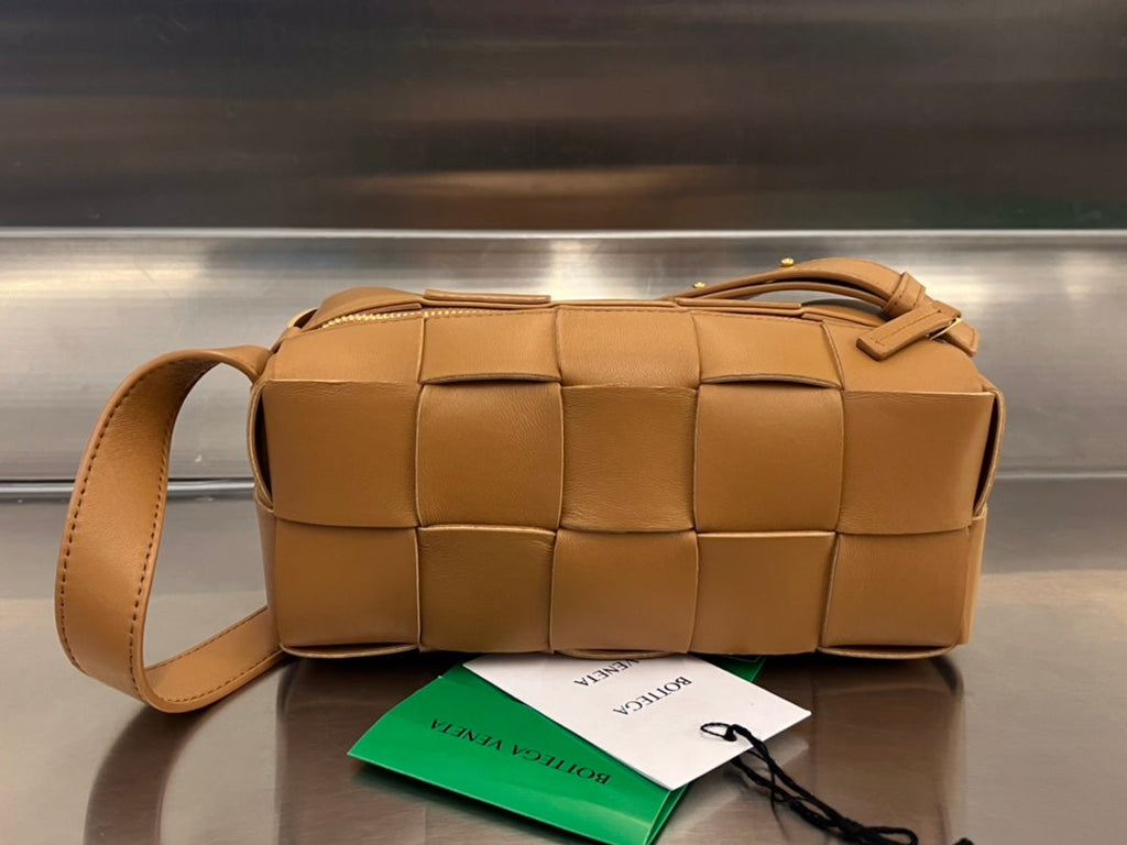 BOTTEGA VENETA BRICK CASSETTE 28 IN BRONZE BROWN CALFSKIN