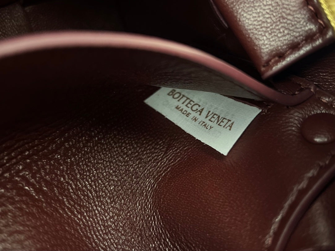 BOTTEGA VENETA BRICK CASSETTE 28 IN WINE RED CALFSKIN