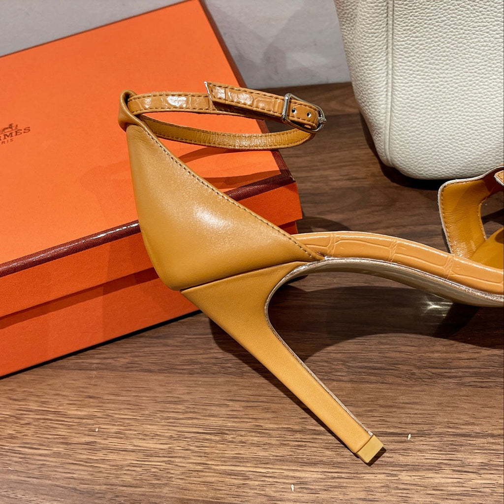 HERMES PREMIERE 115 SANDAL IN PEANUT BROWN CALFSKIN