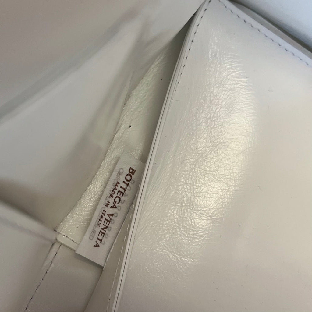 BOTTEGA VENETA SMALL ARCO TOTE 30 IN WHITE SOFT LAMBSKIN