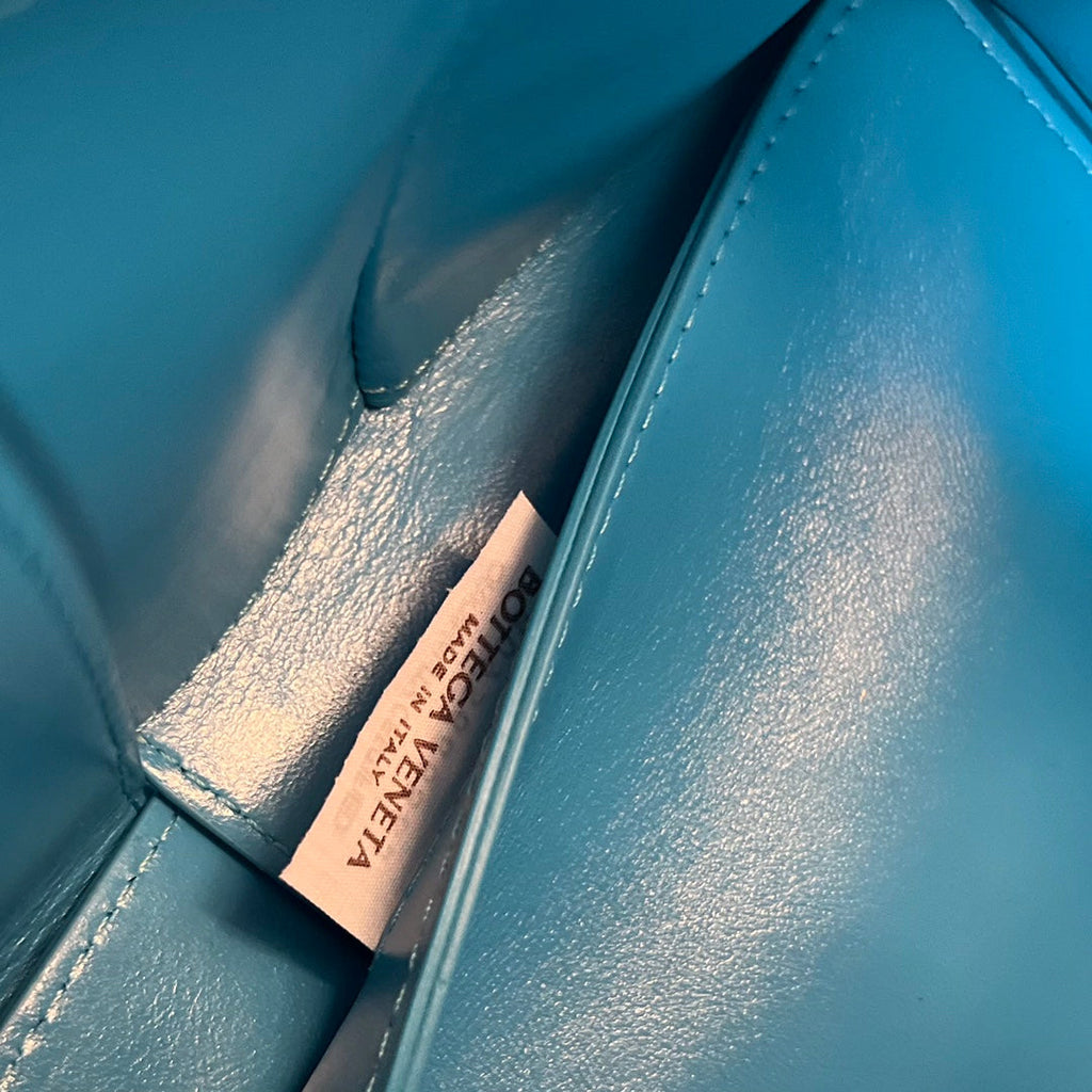 BOTTEGA VENETA SMALL ARCO TOTE 30 IN CERULEAN BLUE SOFT LAMBSKIN