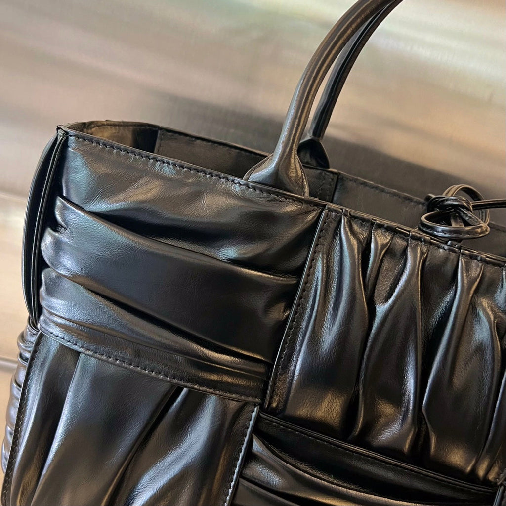 BOTTEGA VENETA SMALL ARCO TOTE 30 IN BLACK SOFT LAMBSKIN