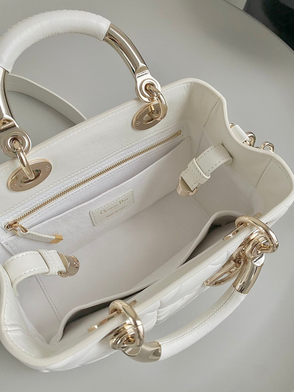 DIOR LADY 25 HANDBAG IN WHITE CALFSKIN