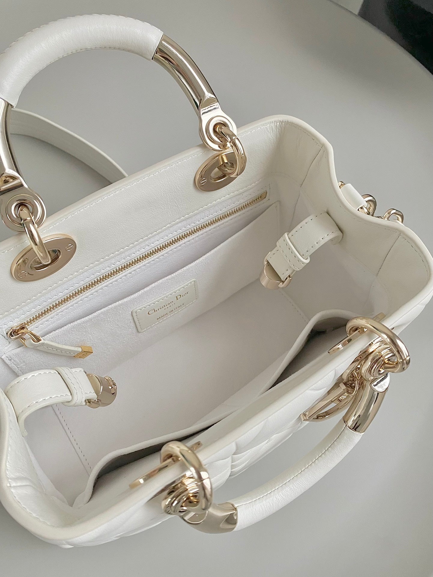 DIOR LADY 25 HANDBAG IN WHITE CALFSKIN