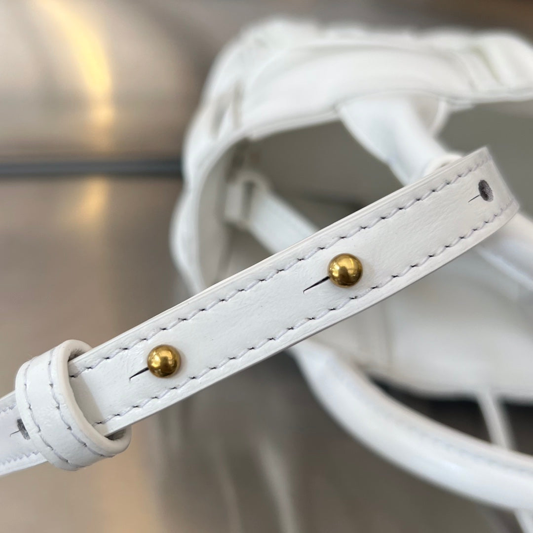 BOTTEGA VENETA CANDY ARCO TOTE 20 IN WHITE SOFT LAMBSKIN