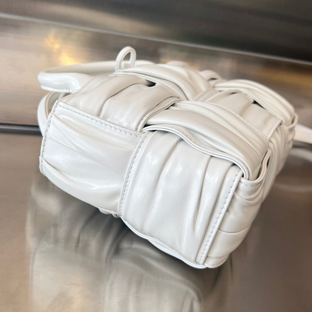 BOTTEGA VENETA CANDY ARCO TOTE 20 IN WHITE SOFT LAMBSKIN