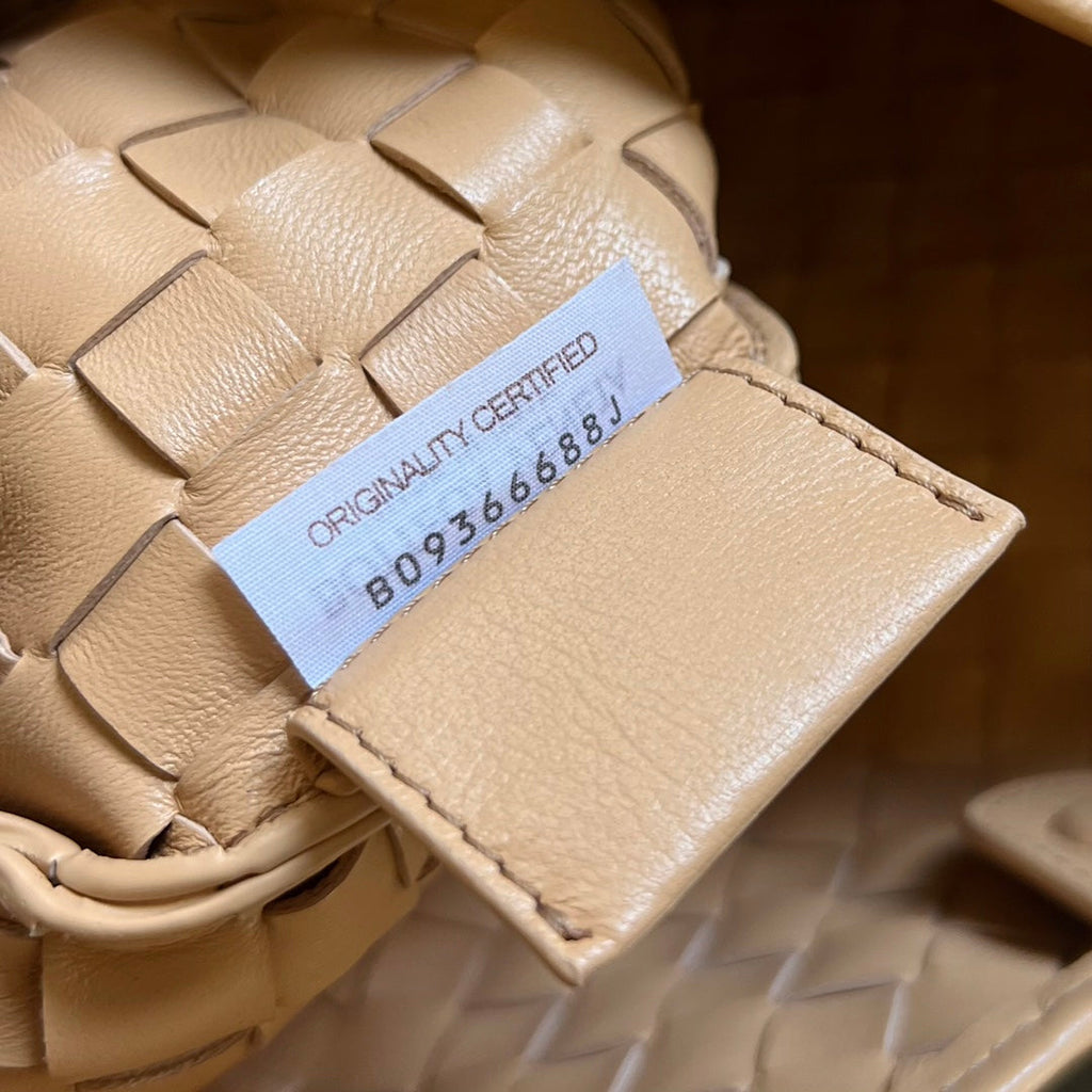 BOTTEGA VENETA SARDINE 33 WITH CHAIN IN DARK CREAM LAMBSKIN