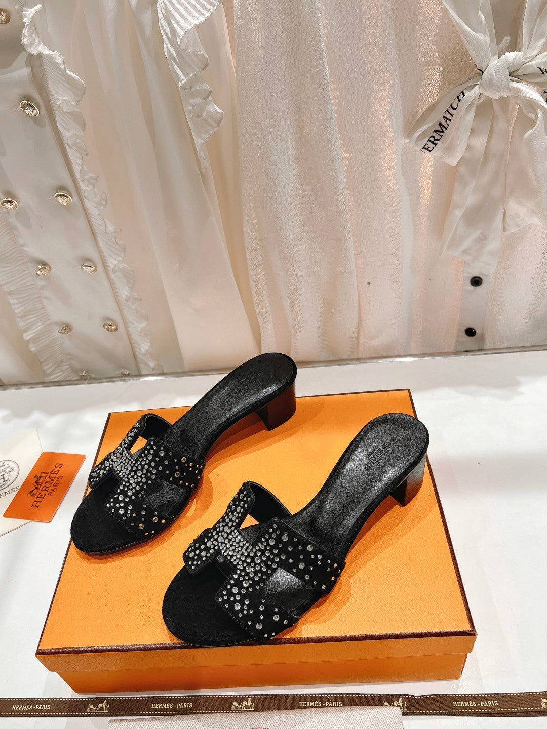 HERMES 0ASIS SANDALS BLACK LAMBSKIN ATTACH CRYSTAL