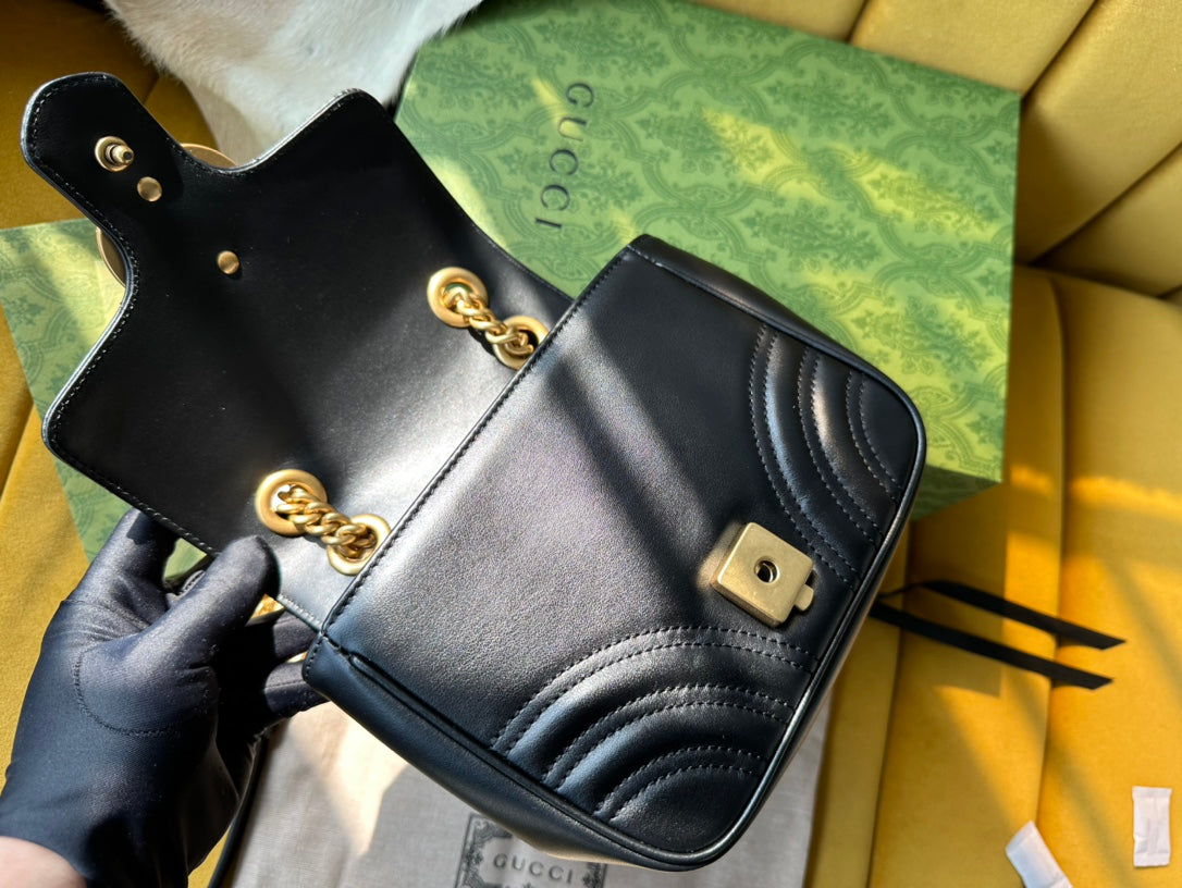GUCCI MARMONT MINI 18 HANDBAG IN BLACK CALFSKIN