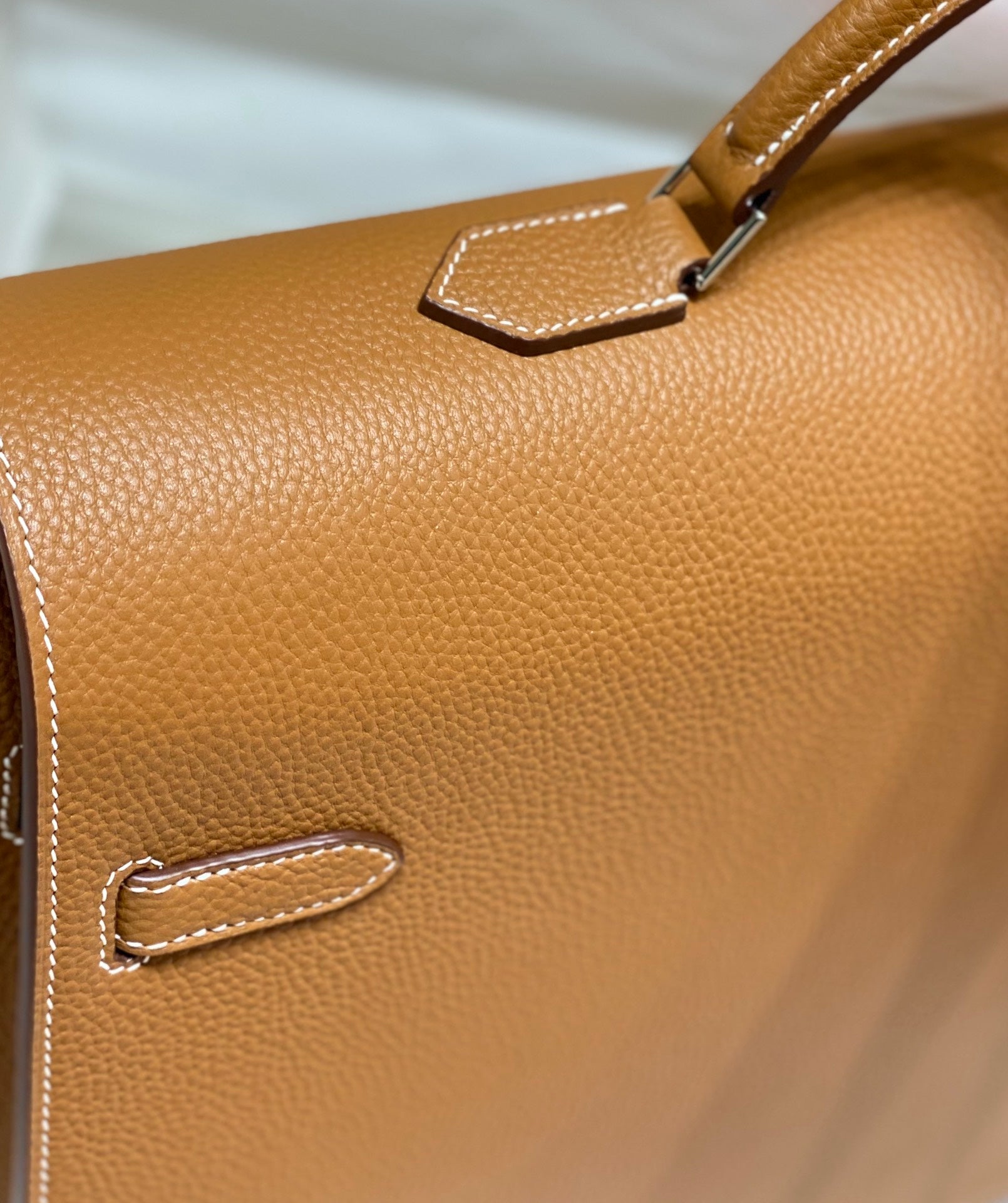 HERMES KELLY DEPECHES 34 BRIEFCASE IN GOLD TOGO CALFSKIN SILVER HARDWARE