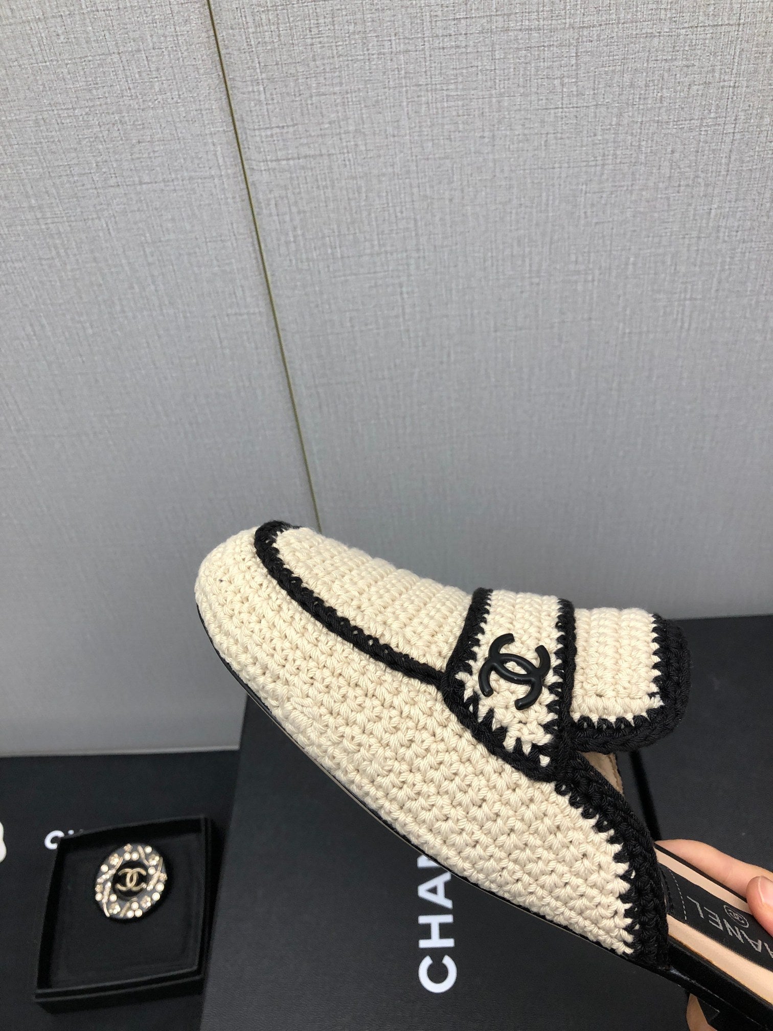 CHANEL HALF-MULES IN CREAM WOOL WOVEN
