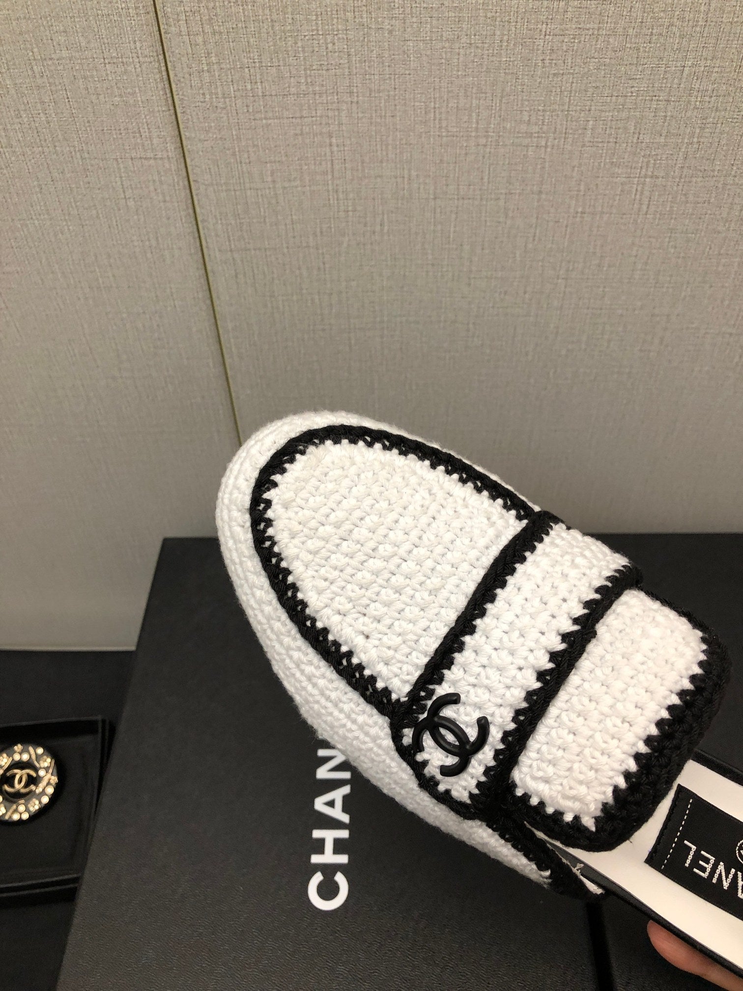 CHANEL HALF-MULES IN WHITE MIX BLACK WOOL WOVEN