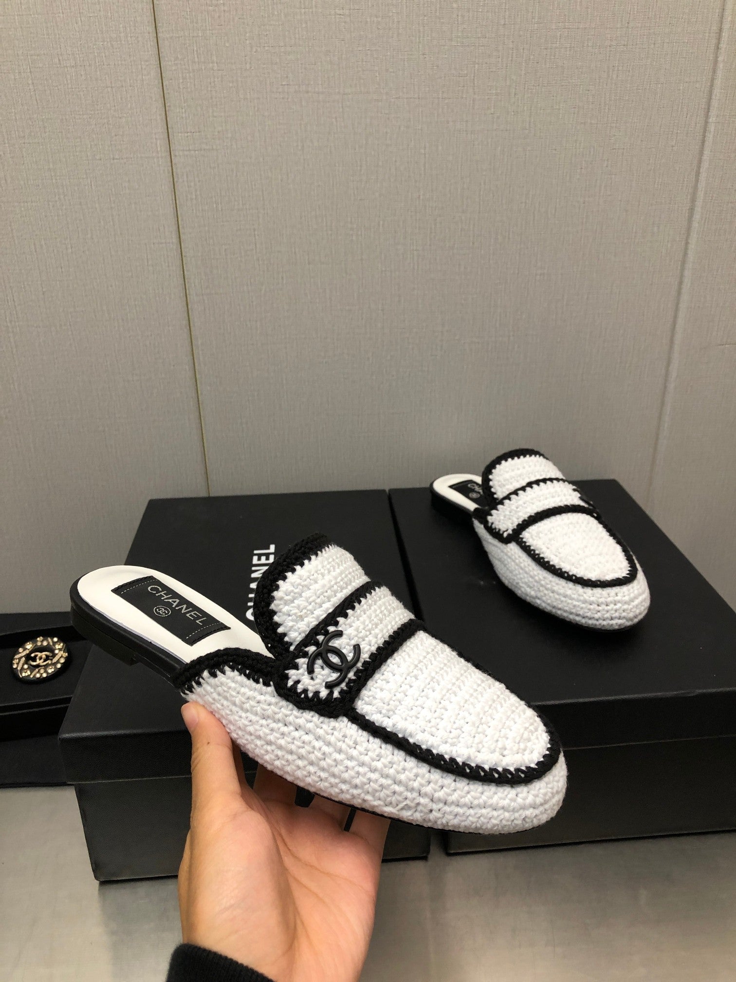 CHANEL HALF-MULES IN WHITE MIX BLACK WOOL WOVEN