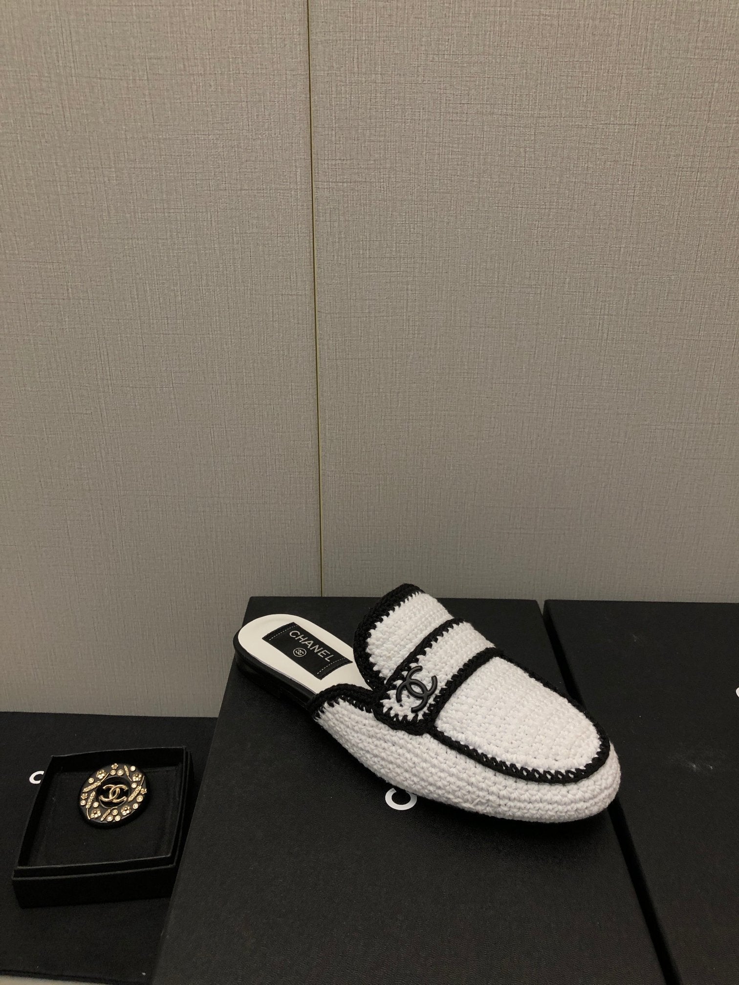 CHANEL HALF-MULES IN WHITE MIX BLACK WOOL WOVEN