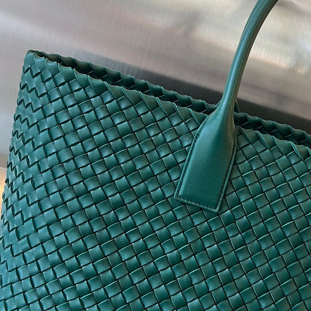 BOTTEGA VENETA LARGE CABAT 51 IN KAITOKE GREEN LAMBSKIN