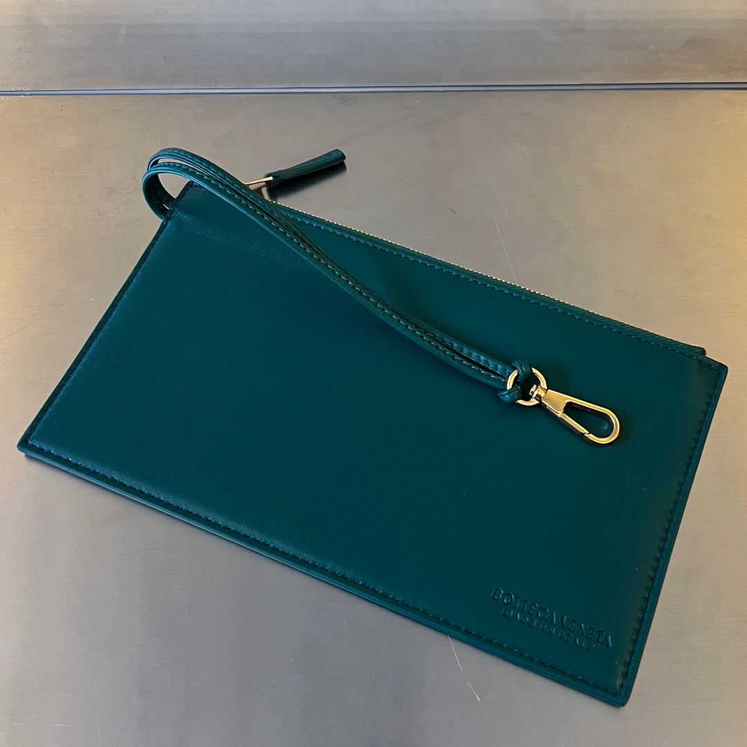 BOTTEGA VENETA LARGE CABAT 51 IN KAITOKE GREEN LAMBSKIN