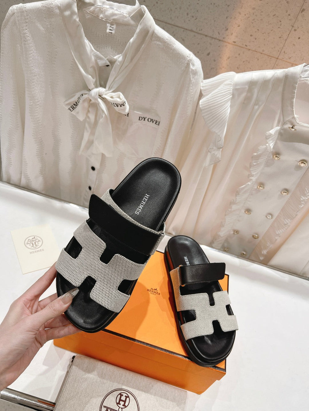 HERMES CHYPRE SANDAL BLACK LAMBSKIN AND SILVER DENIM