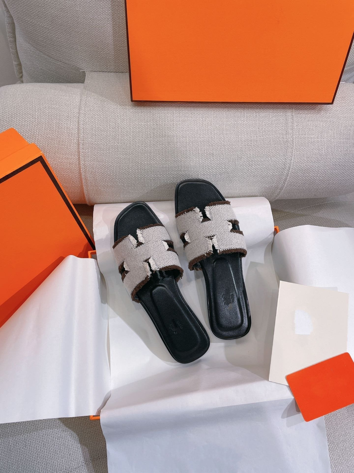 HERMES 0RAN SANDAL BLACK CANVAS