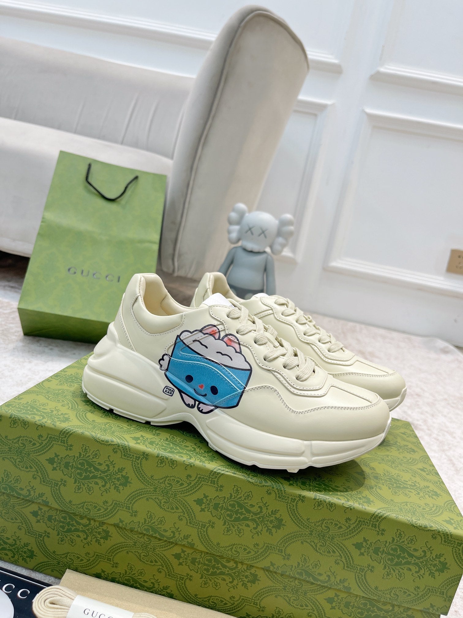 GUCCI RHYTON TRAINER WHITE LAMBSKIN WITH CAT ICON