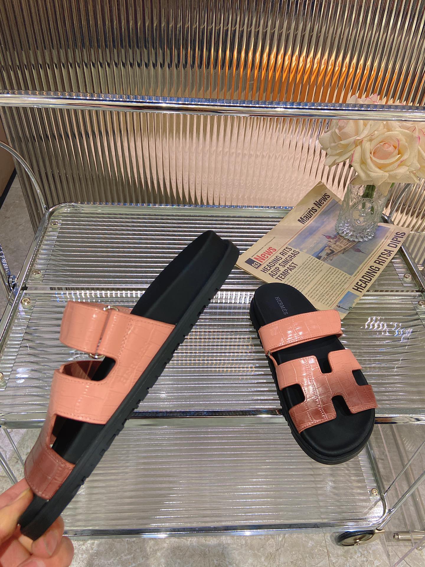 HERMES CHYPRE SANDAL OMBRE LIGHT PINK BROWN CALFSKIN