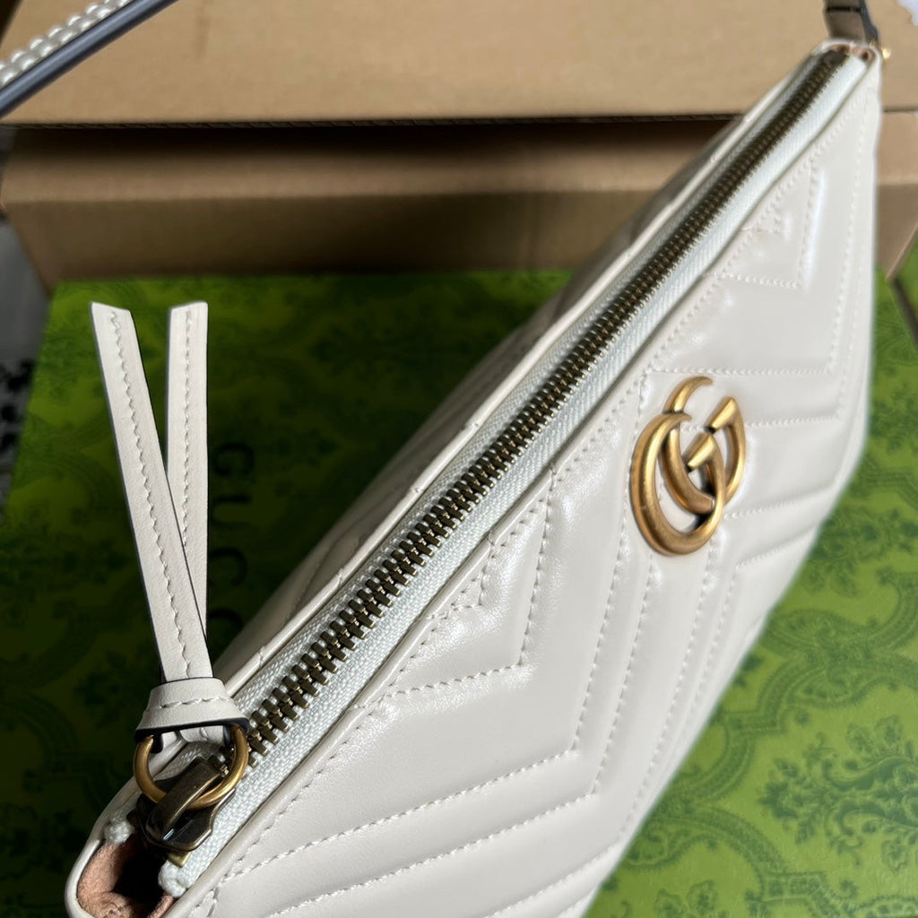 GUCCI MARMONT SMALL 23 HANDBAG IN WHITE CALFSKIN WITH GOLDEN LOGO