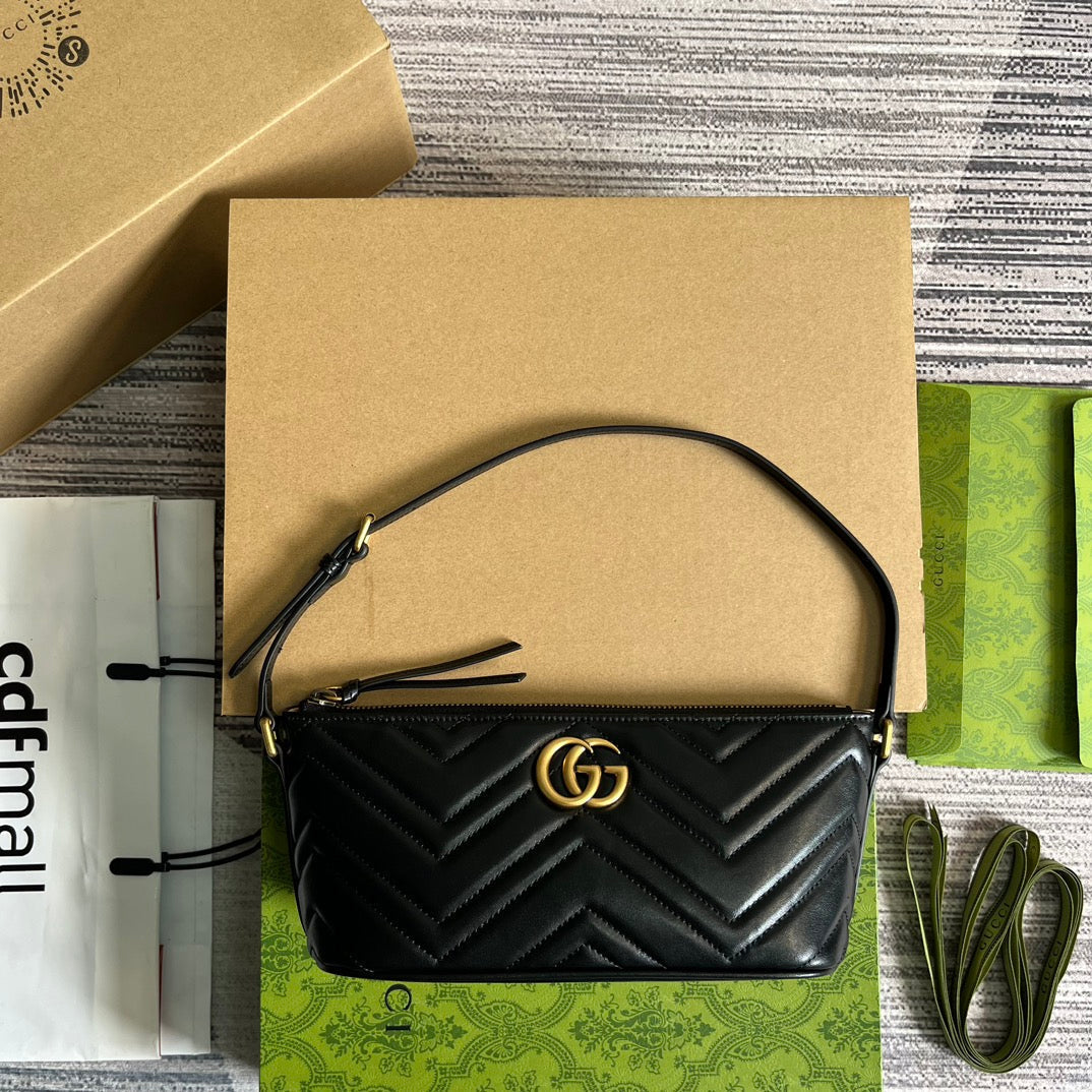GUCCI MARMONT SMALL 23 HANDBAG IN BLACK CALFSKIN WITH GOLDEN LOGO