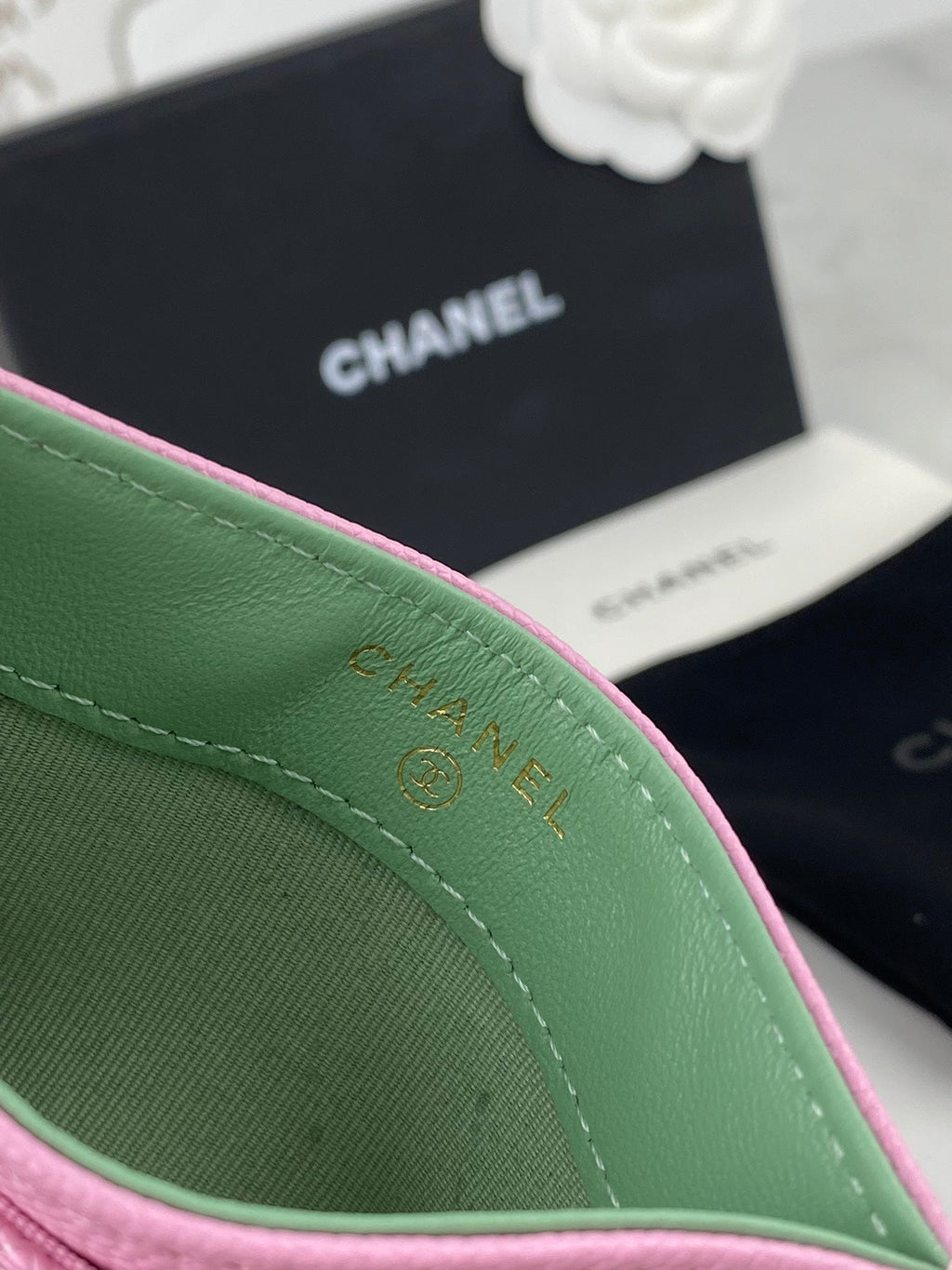 CHANEL CARD HOLDER 19.5 PINK GRAINED CALFSKIN GOLD ICON