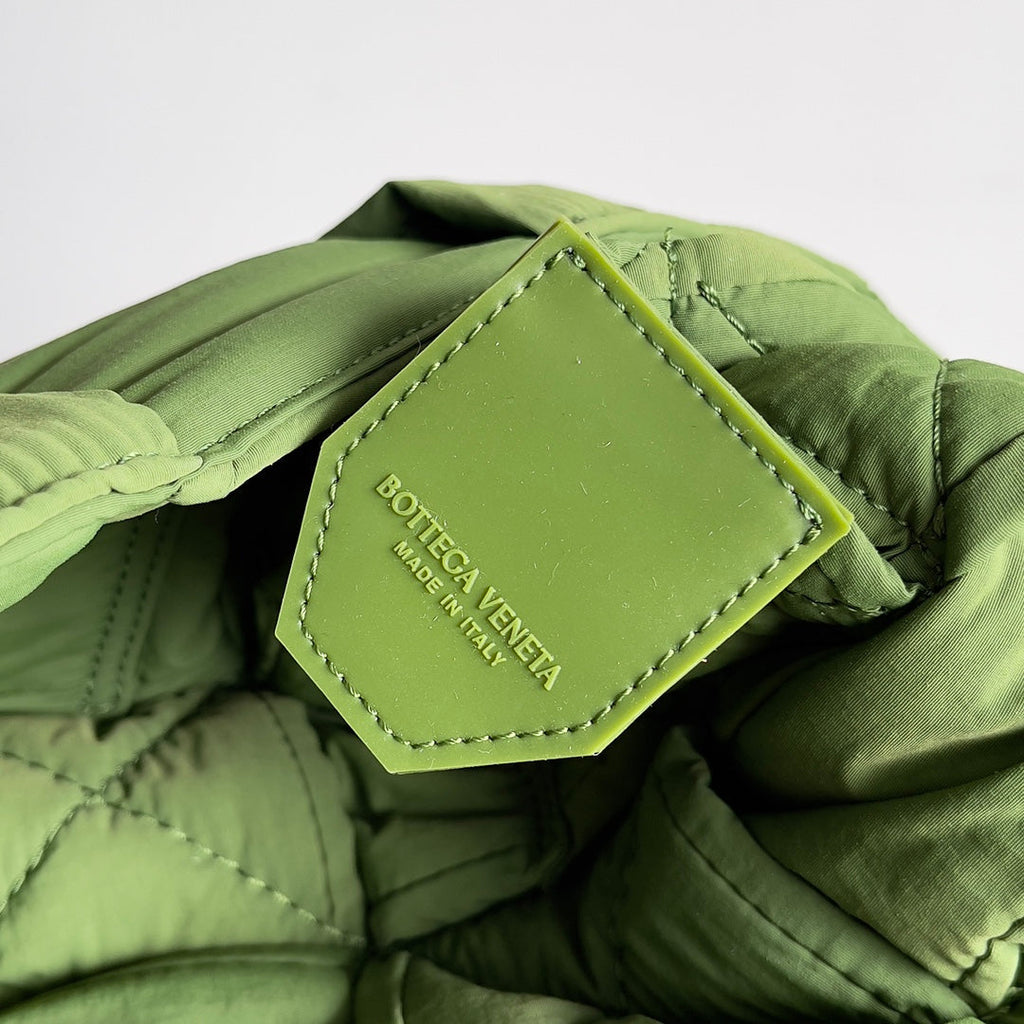 BOTTEGA VENETA CASSETTE 32 BAG IN GREEN FERN POLYAMIDE