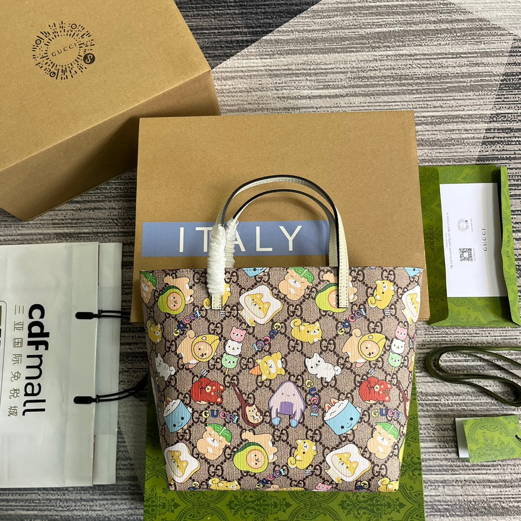 GUCCI SMALL 21 ANIMAL PRINTED TOTE IN BEIGE CANVAS