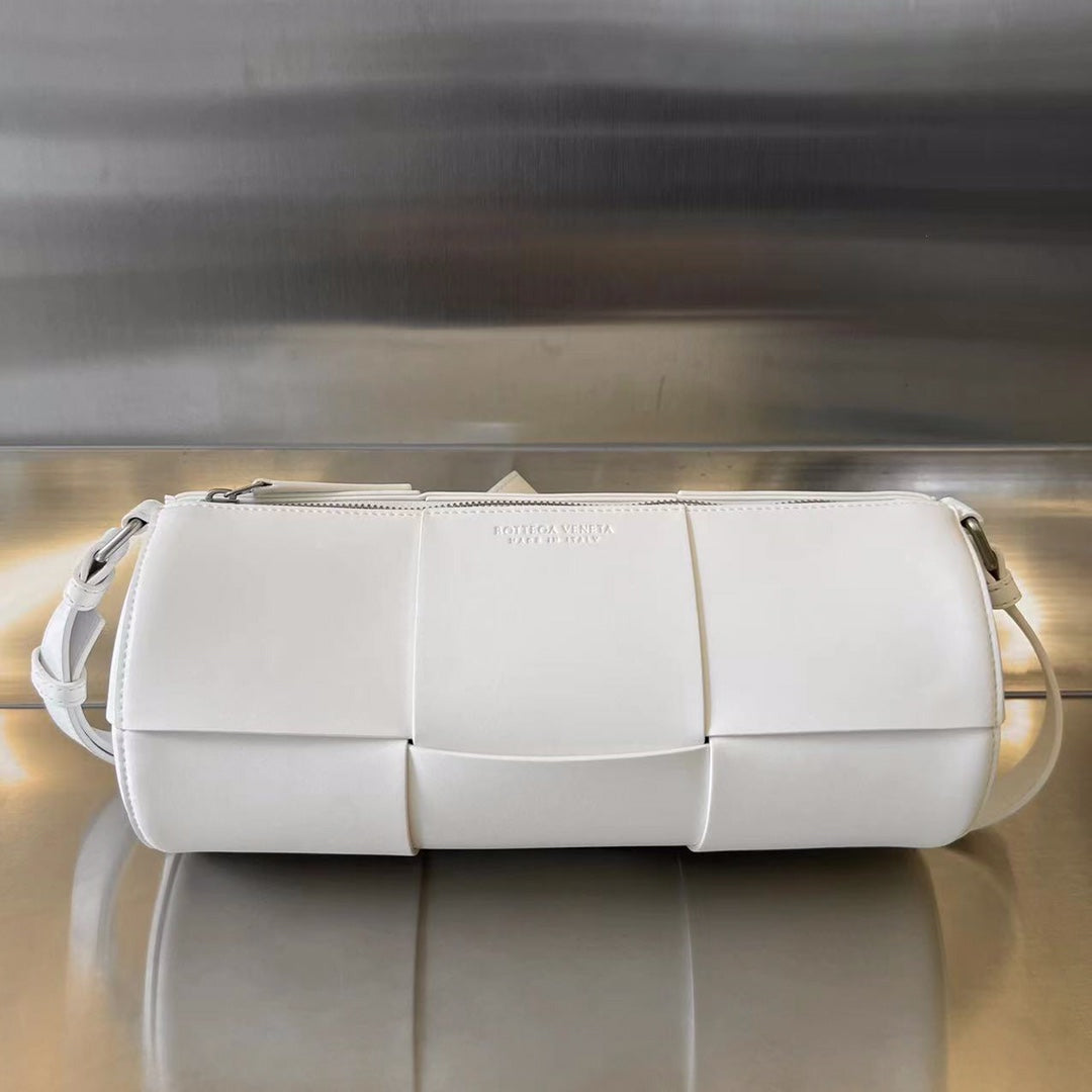 BOTTEGA VENETA CYLINDER CASSETTE 30 IN WHITE CALFSKIN