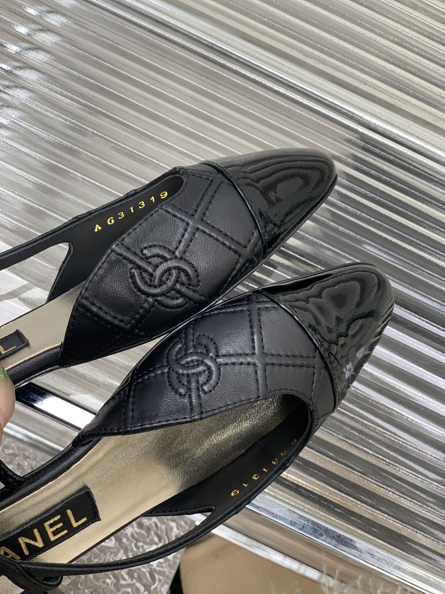 CHANEL SLINGBACKS 20 BLACK CALFSKIN