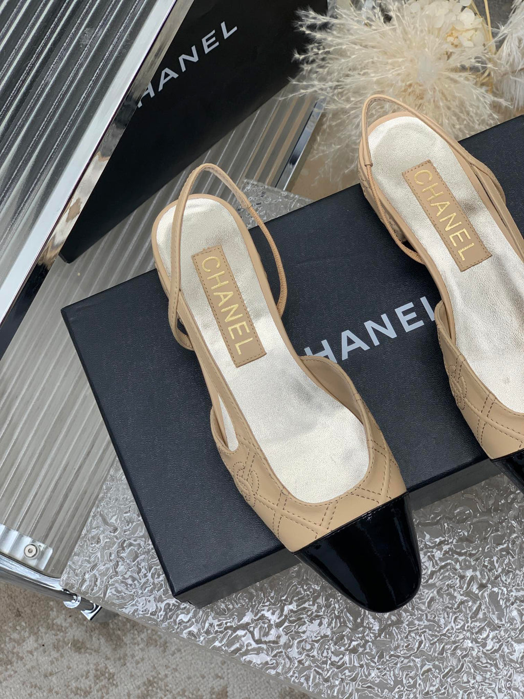 CHANEL SLINGBACKS 20 BEIGE CREAM MIX BLACK CALFSKIN