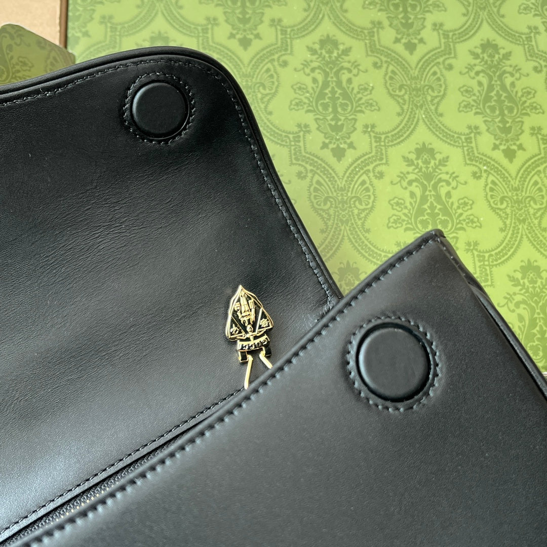 GUCCI EQUESTRIAN STYLE SHOULDER BAG 21 IN BLACK CALFSKIN GOLD HARDWARE