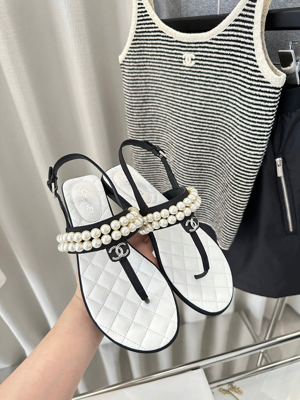 CHANEL CLASSIC THONG SANDALS PEARL CHAIN IN WHITE LAMBSKIN