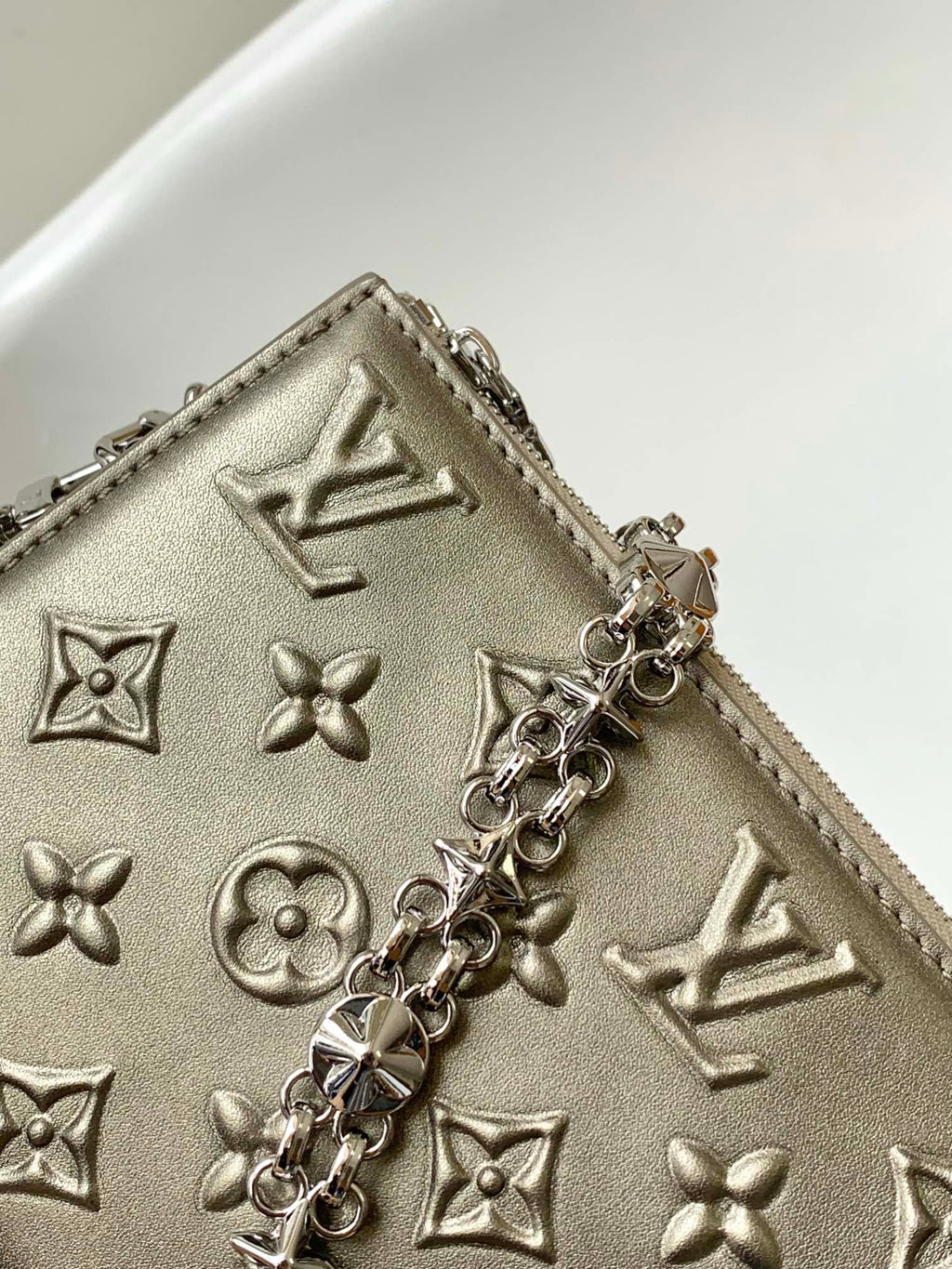 LOUIS VUITTON LV 25S LEXINGTON PREMIUM ORIGINAL HANDBAG 21 IN BEIGE GRAY MOONOGRAM CALFSKIN SHIMMERING METALLIC GOLD