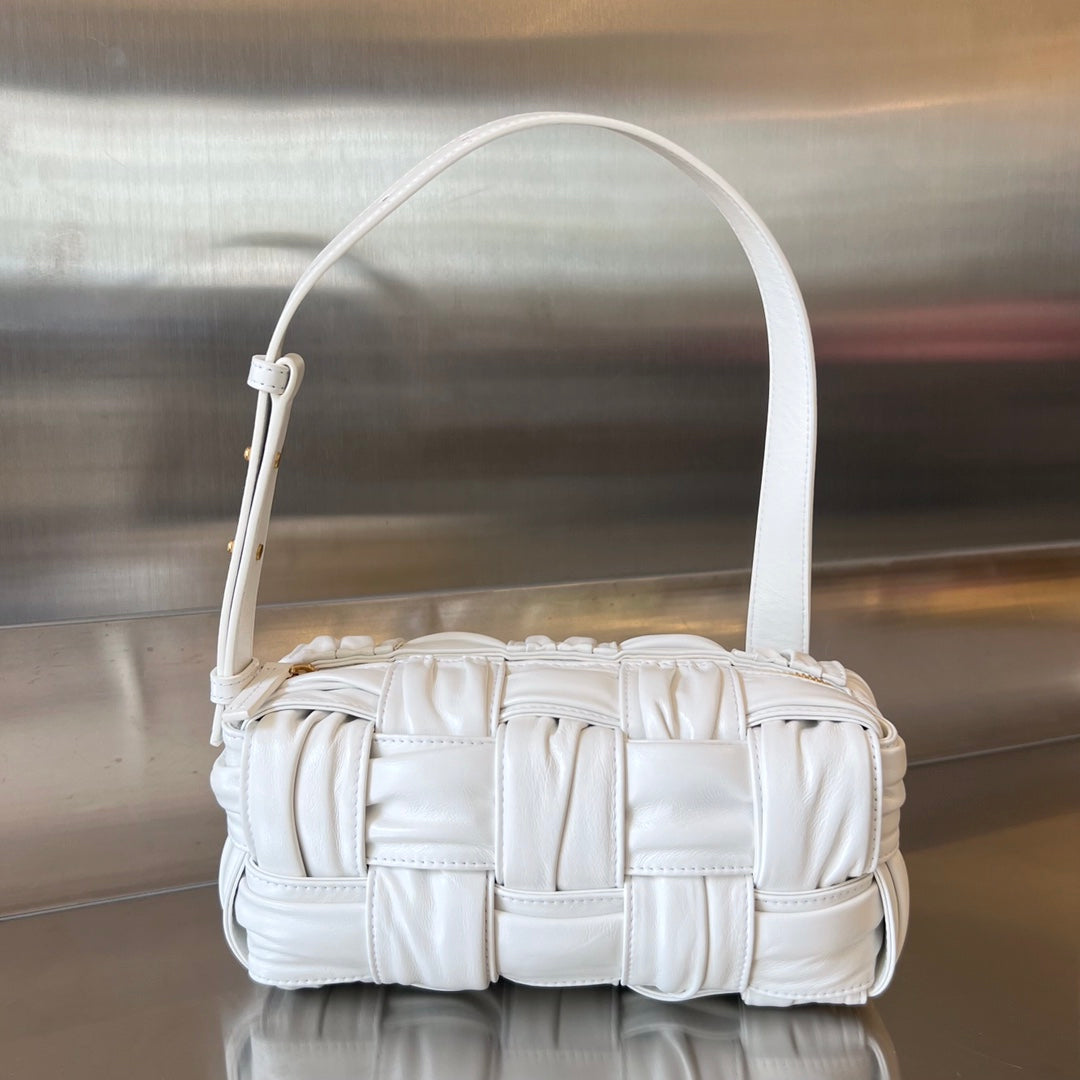 BOTTEGA VENETA SMALL BRICK CASSETTE 23 IN WHITE SOFT LAMBSKIN